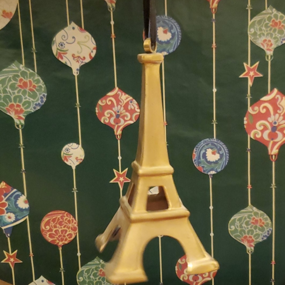 Eiffel Tower ornament